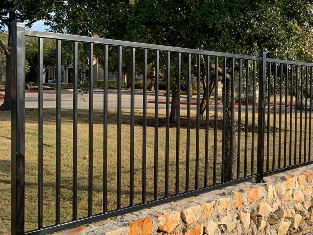 Aluminum fence options in the Irving, Texas area.